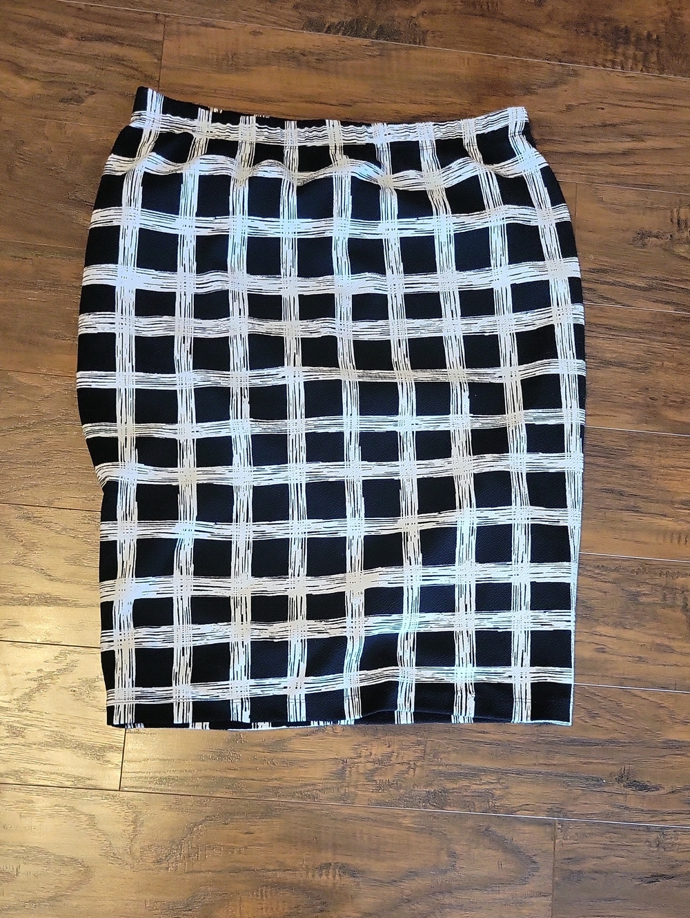 Black and White Grid Pencil Skirt